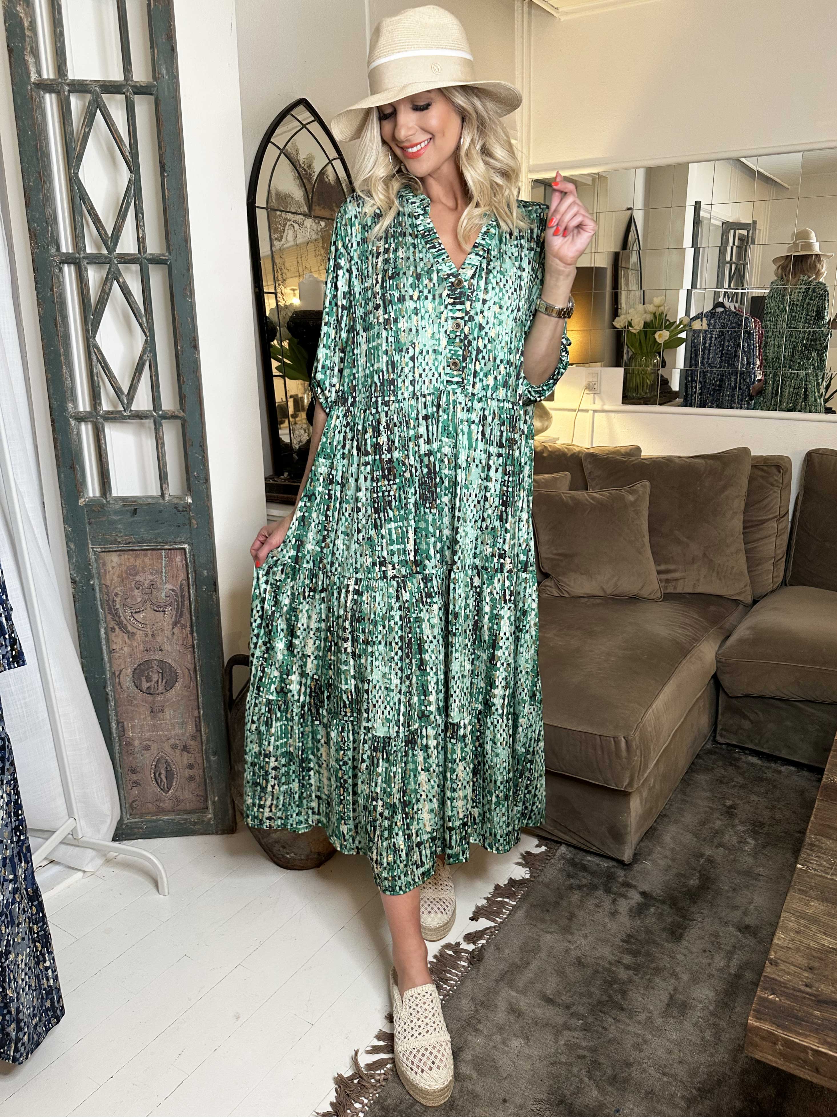 Milano Pattern - Lång mönstrad klänning med lager på lager look